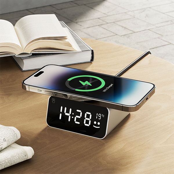 Xoopar Reddi Travel Clock